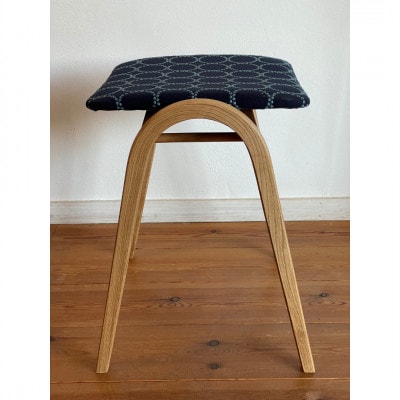 ラビーダオリジナルスツール　ブルーベリー(濃紫系)/ナラ材