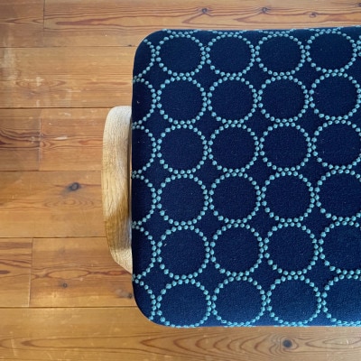 ラビーダオリジナルスツール　ブルーベリー(濃紫系)/ナラ材