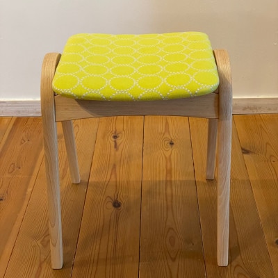 ラ・ビーダオリジナルスツール　なのはな(黄色系)/ビーチ材