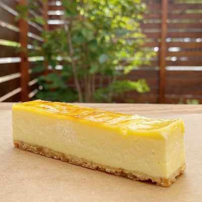 冷凍チーズケーキ詰め合わせ(ベイクド・ブルーベリーチーズケーキ各2本、バスクチーズケーキ2個)