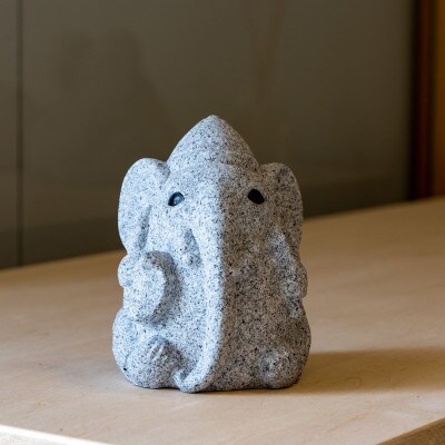 オーダーメイド庵治石彫刻作品(Sサイズ)