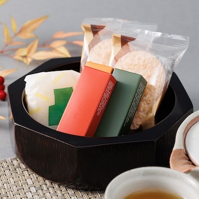 【香川漆器】18cmカット鉢　黒塗花