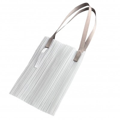 香川県産 プリーツバッグ・ストライプ・スモール[シルバー1点]　軽やかで上品な透け感のあるバッグ