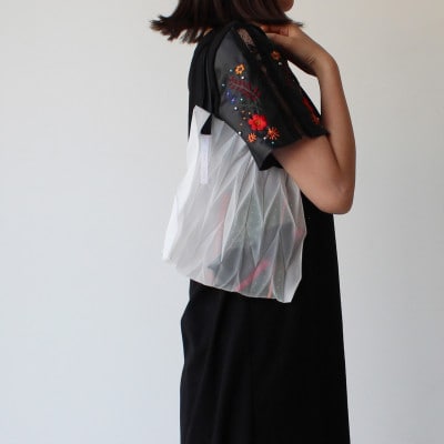 香川県産 プリーツバッグ・ヘリンボーン・スモール[ブラック1点]　軽やかで上品な透け感のあるバッグ