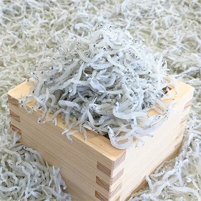 【老舗の味】天日干し製法!こだわりちりめん 化粧箱入り 300g