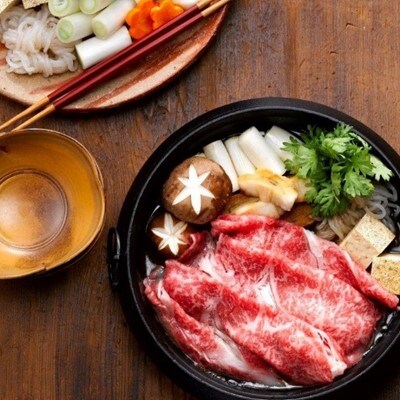 丹波高原の恵みによって誕生する丹波牛　A5ランクすき焼き用(霜降り)500g