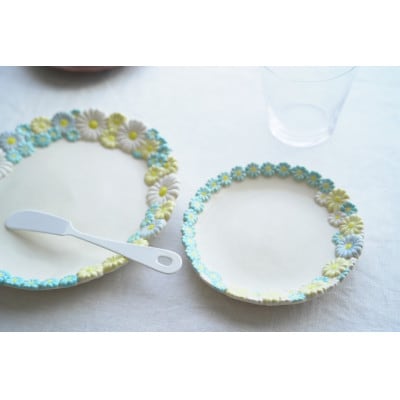 【陶器】花かんむりの小皿・中皿セット(ブルー)(つちのわ 石黒美佐緒 作)　1セット