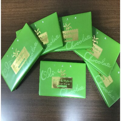 オリーブアーモンドチョコレート
