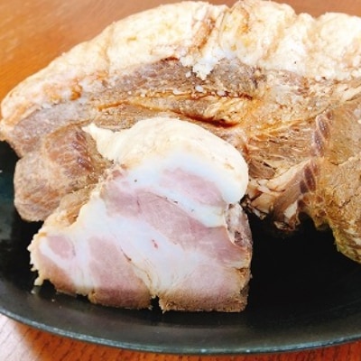 八十八家本店特製　こだわりの鉄板焼き餃子と手作りチャーシュー