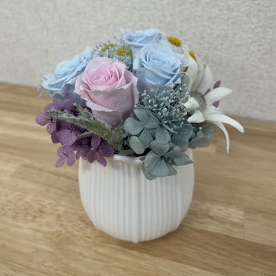日比谷花壇のプリザーブドフラワーアレンジ「ブルー系」