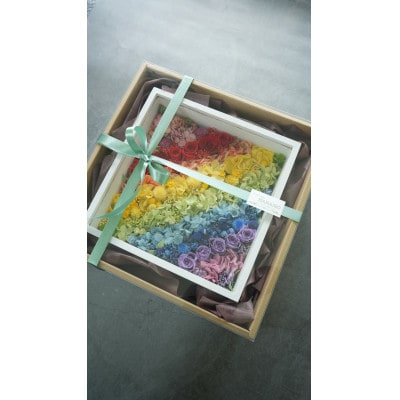 プリザーブドフラワー　虹色のフレームアレンジメント