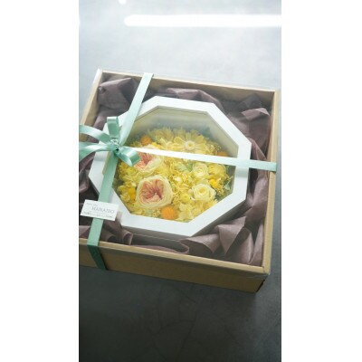 黄色いお花の八角形プリザーブドフラワーアレンジメント