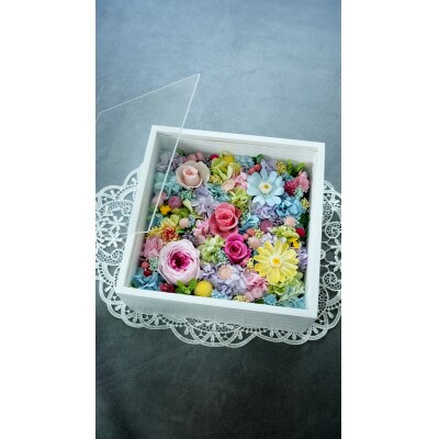 プリザーブドフラワー　春色のフレームアレンジメント