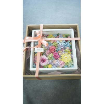 プリザーブドフラワー　春色のフレームアレンジメント