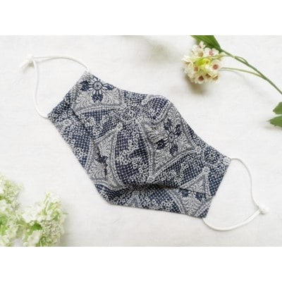made in 桐生の布マスク「彩‐AYA‐」レーシーフラワー(ネイビー) | ふるさと納税のお礼品
