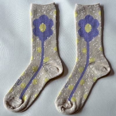 【ezu】flower jacquard socks / ベージュ◆靴下◆おしゃれ◆立体感