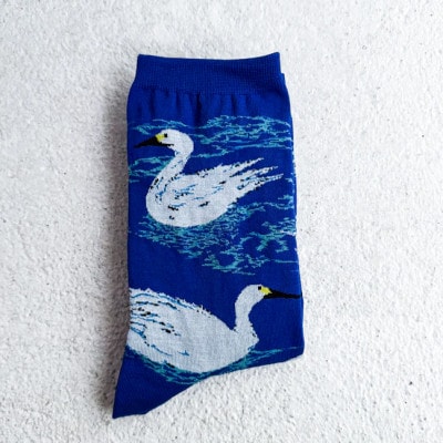 【ezu】relax and go slowly socks　◆靴下◆おしゃれ◆ジャガード編み◆白鳥