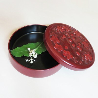 江戸期 鎌倉彫 朱塗 細工彫り『蓮蜻蛉文』平型菓子器 蓋物菓子器 二点セット