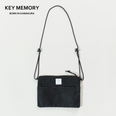 【KEYMEMORY　鎌倉】フラットサコッシュ BLACK　1個