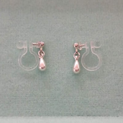 シルバーティアドロップノンホールピアス(樹脂イヤリング)&ネックレス
