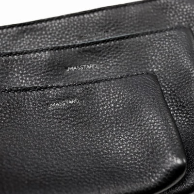 MASSTARD -MINIMAL LEATHER POUCH MEDIUM- BLACK