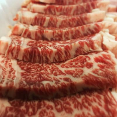 【山形牛 焼肉用 三角バラ 上カルビ】肉汁が溢れるジューシーさと、脂の乗ったトロけるような味わい