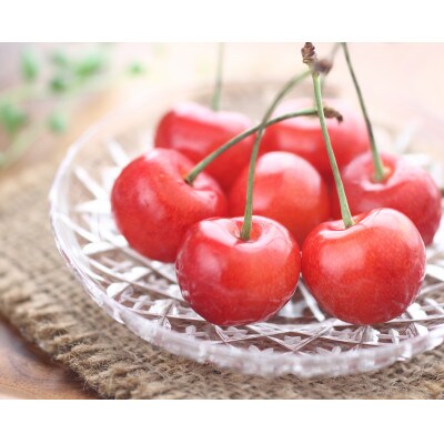 【2026年発送先行受付】紅秀峰1kg 2L・L並び