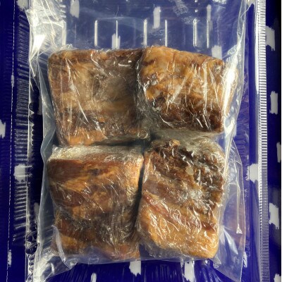 店内加工 人気の柔らか豚肉角煮4個入り