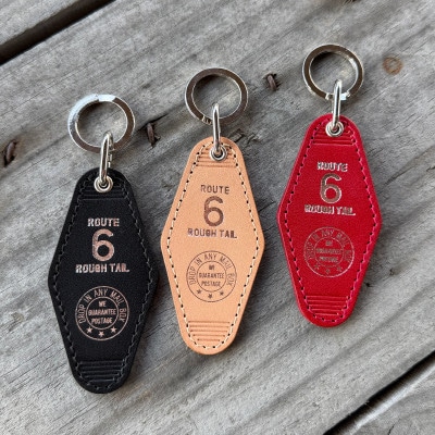 ラフテール【栃木レザー製牛革使用　モーテルキーホルダー】ブラック×シルバー