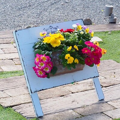 季節のお花ハンキング(木製スタンド付き)