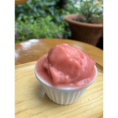 自家栽培果実のソルベ詰合せ (あまおう×3個、桃×3個)
