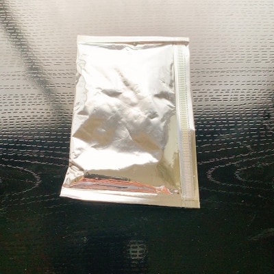 もつ鍋セット(醤油)【牛丸腸(200g×10パック)、濃縮スープ(50g×10パック)】