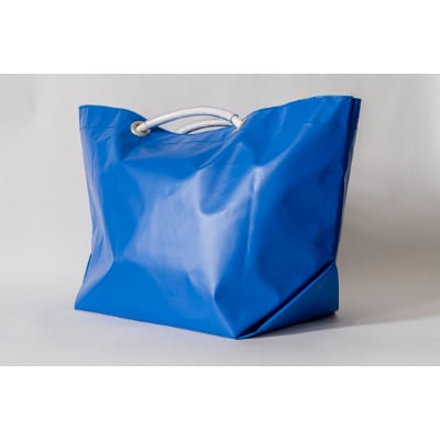 市場TOTEでお買い物|小樽にいつまでも市場文化が残って欲しいと願いを込め【ブルー】