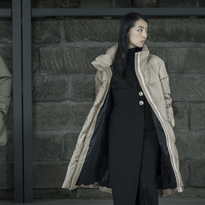 北海道ダウン:RETAR NUY/MAW ロングダウンコート25 女性サイズ ベージュ/Sサイズ