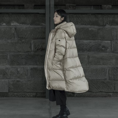 北海道ダウン:RETAR NUY/MAW ロングダウンコート25 女性サイズ ベージュ/Mサイズ