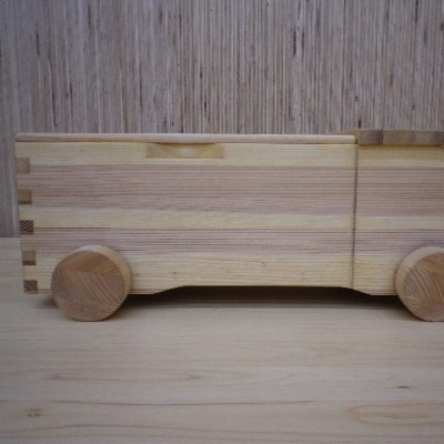 初節句のお祝いにぴったり♪知育玩具【熊野杉のトラック型の積み木58P】