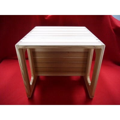 【熊野杉の子供用イス☆テーブルとしても使えます!】木のふるさとで生まれたぬくもりの逸品