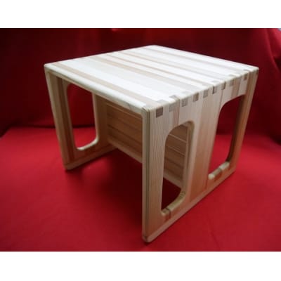 【熊野杉の子供用イス☆テーブルとしても使えます!】木のふるさとで生まれたぬくもりの逸品