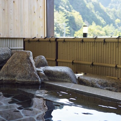 入鹿温泉ホテル瀞流荘ペア宿泊券 一泊二食付きB