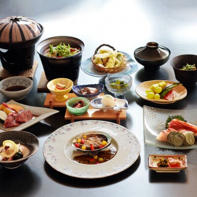 入鹿温泉ホテル瀞流荘ペア宿泊券 一泊二食付きA