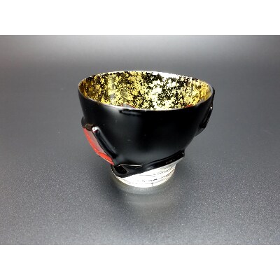 《伝統的でありながら現代的な漆器》 漆とガラス破片が融合した酒器【包-TsuTsuMu-】猪口