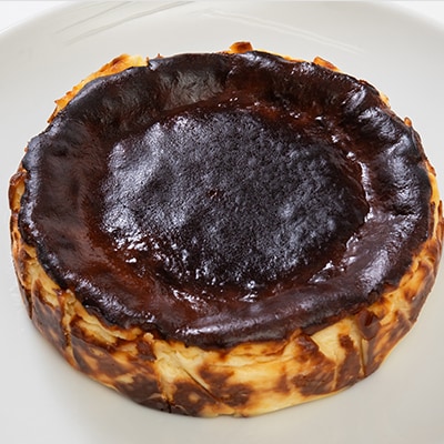 クッチーニのバスク風チーズケーキ　与謝野町産米粉使用でグルテンフリーの手作りケーキ　ホール15cm