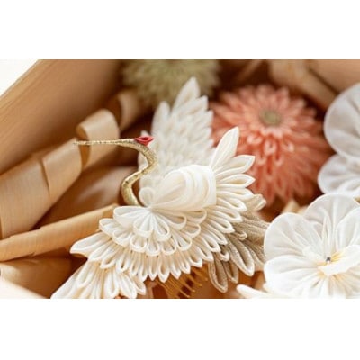 森の美しさを守る　与謝野ヒノキ木箱入りシルク100%つまみ細工ウエディングセット　京都丹後より