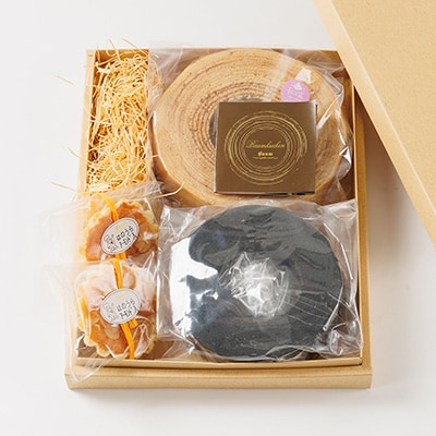 人気洋菓子店のバームクーヘン2種と焼き菓子セット