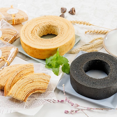 人気洋菓子店のホールバームクーヘン2種とカットバームクーヘンセット