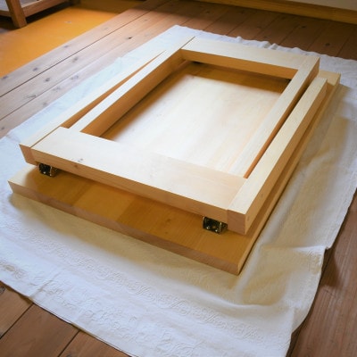 銀杏(イチョウ)の木の二人用ダイニングテーブル・高さ70cm【折りたたみ脚】