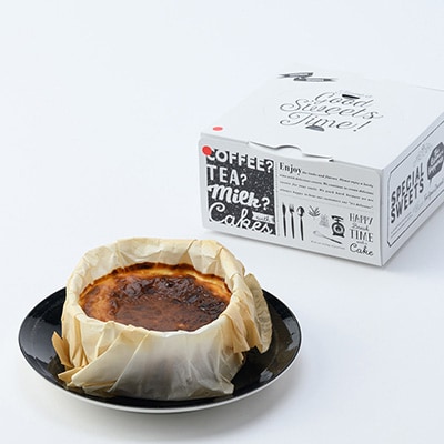 とろけるいちごバスクチーズケーキ