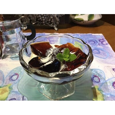 3種類のケーキとプリンとコーヒーゼリーのセット