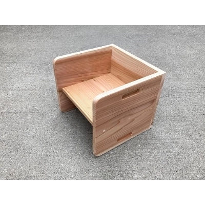 奥三河産スギ　キッズチェア