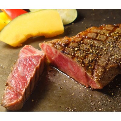 あか牛極上ヒレ&サーロインステーキセット (ヒレ150g サーロイン200g×2 たれ付)(山江村)